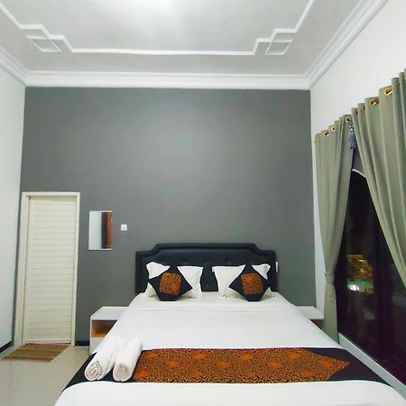 Tjahaja Baroe Syariah Mitra Reddoorz At Dukuh Kupang Hotel Surabaya Exterior photo
